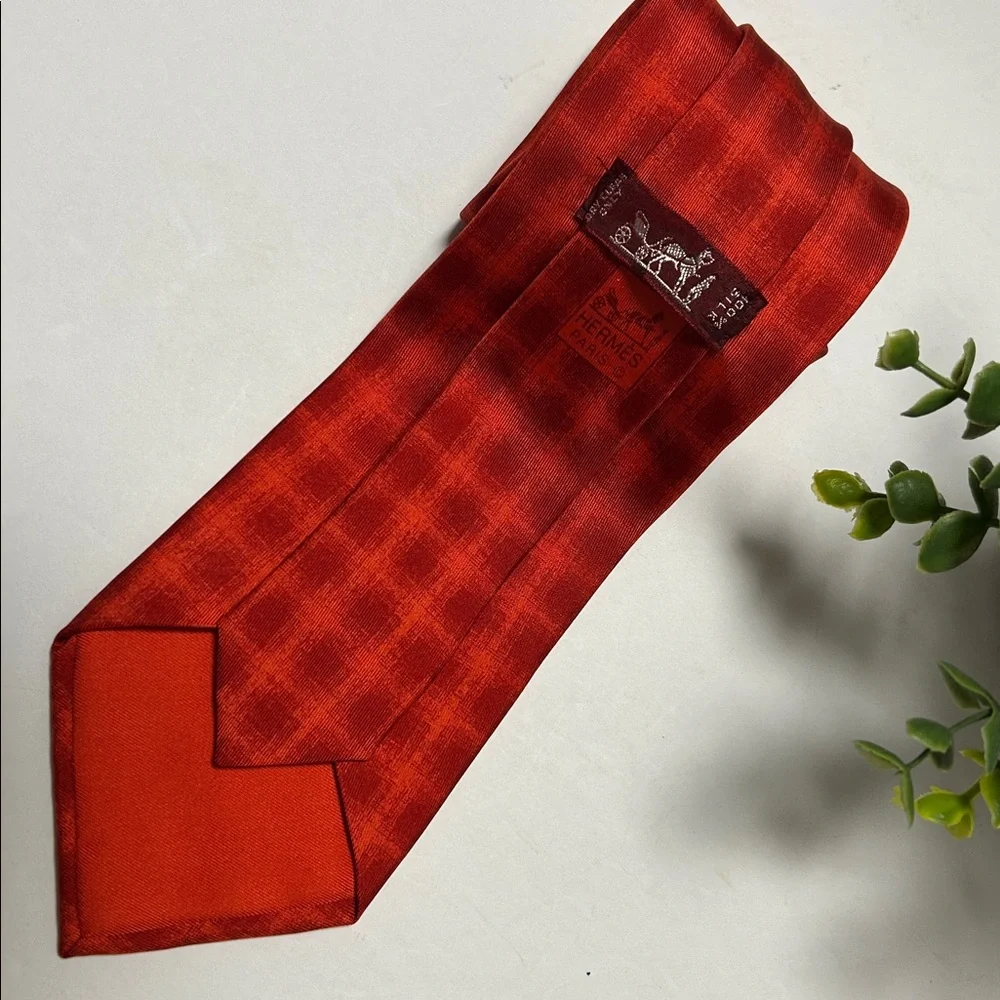 Hermes  Red Patterned Silk Tie